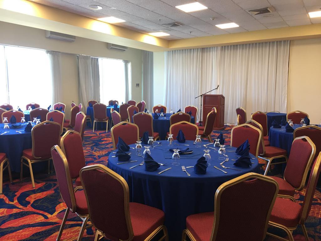Radisson Hotel Trinidad Port of Spain Ngoại thất bức ảnh